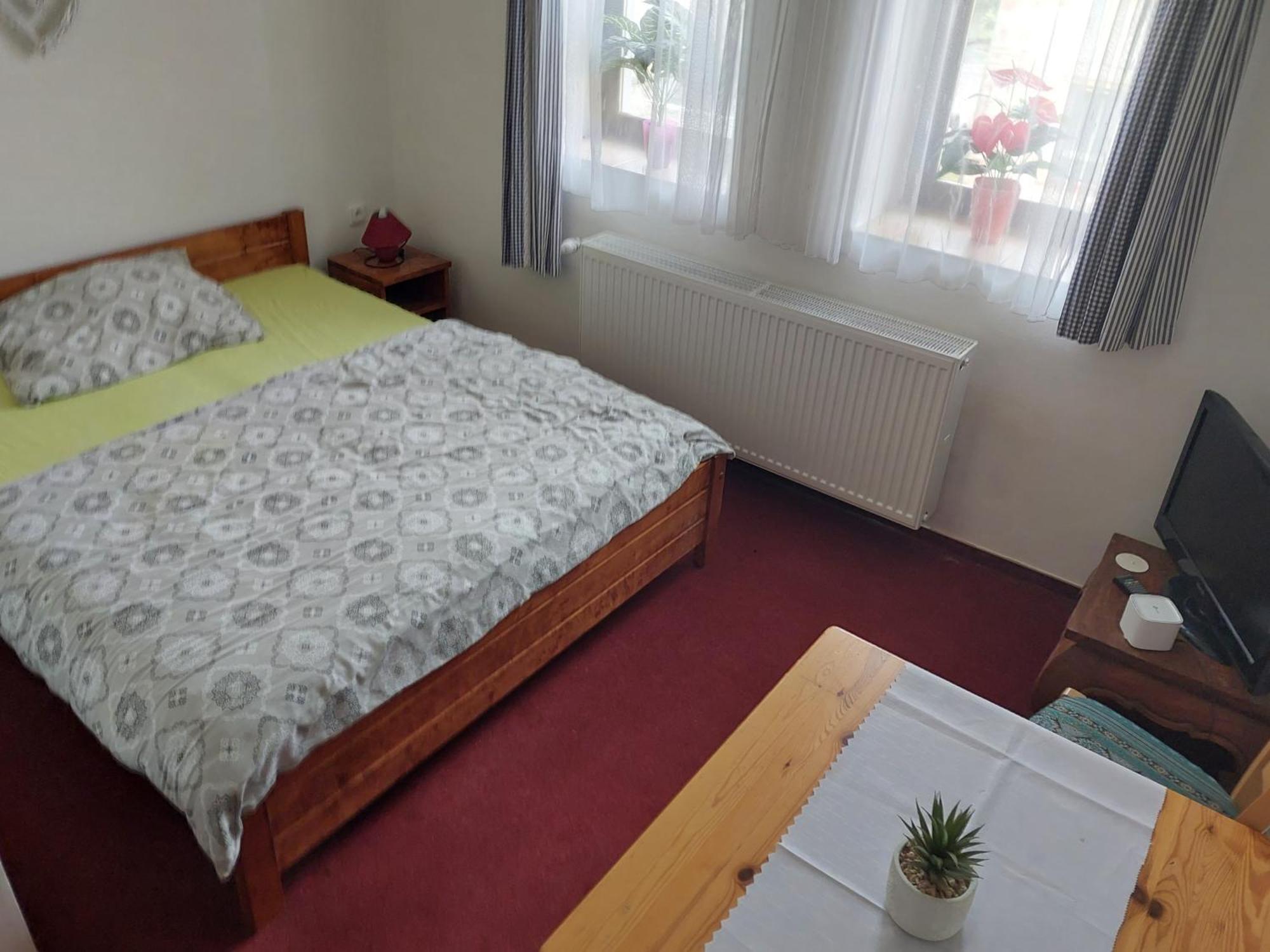 Penzion Harmonie Trutnov Bagian luar foto